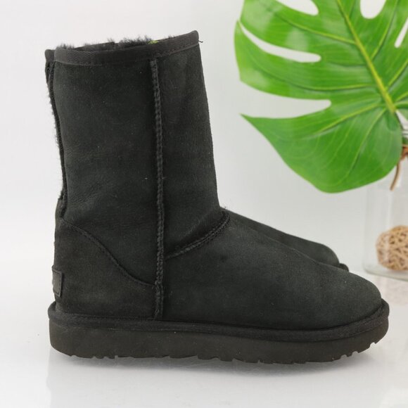 UGG Womens Classic Short II Boot Size 6 Black Suede Sherpa Pull On Shearling - Picture 5 of 14